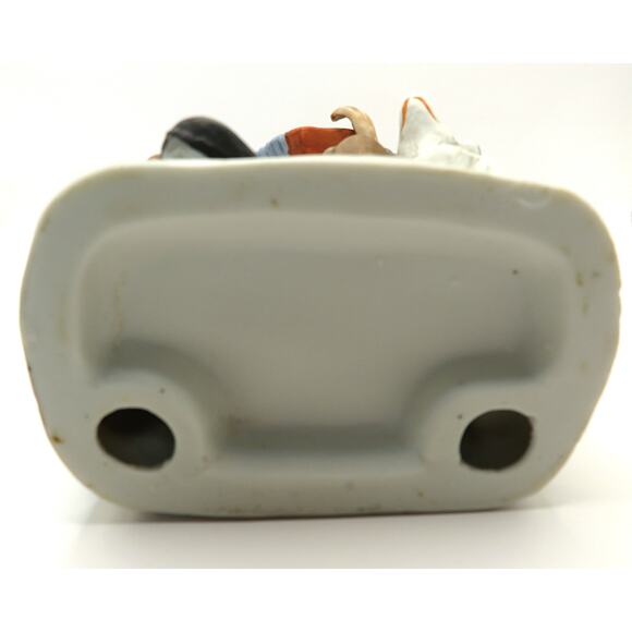 Vintage Hand Painted Porcelain Accordion Player Figurine & Dog Capodimonte Style - Picture 10 of 11